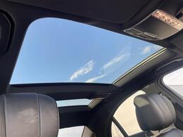 LIBERALAは輸入車選びのすべてを見つめ直し新たなスタイルを提案するインポートセレクトブランドです。