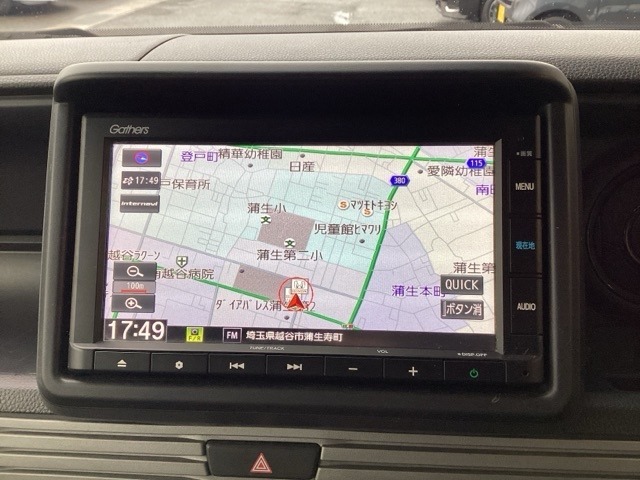 ナビゲーションはギャザズメモリーナビ(VXM-215Ci)が装着されております。AM、FM、CD、Bluetoothがご使用いただけます。