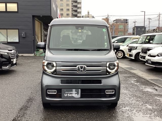 内外装ともにきれいなお車で、ギャザズメモリーナビ　Bluetooth　ETC　Rカメラ　等装着しております！