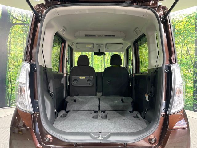 普段のお買い物や通勤、送迎等に十分な荷室スペースを確保しております。セカンドシートを倒すと、大きな荷物の積載も可能です♪