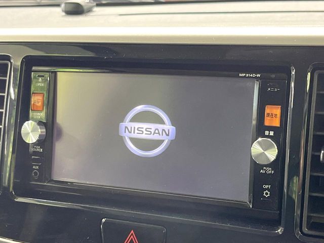 【純正ナビ】人気の純正ナビを装備。オーディオ機能も充実しており、Bluetooth接続すればお持ちのスマホやMP3プレイヤーの音楽を再生可能！毎日の運転がさらに楽しくなります！！