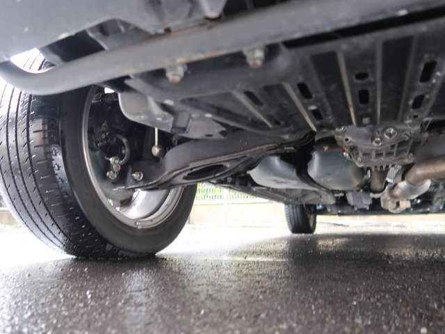 下回り　目立つ錆などはありません