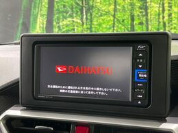 【純正ナビ】人気の純正ナビを装備。オーディオ機能も充実しており、Bluetooth接続すればお持ちのスマホやMP3プレイヤーの音楽を再生可能！毎日の運転がさらに楽しくなります！！