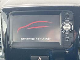 【メーカー純正ナビ】インテリアに溶け込むスタイリッシュな「専用設計」メーカーナビを装備♪視認性や操作性など基本性能にも優れ、より上質なカーライフをお楽しみいただけます。