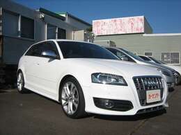 輸入車の良さは見て乗ってみて初めてその安全性や快適性が分かります。当店で輸入車への一歩を一緒に踏み出してみませんか♪