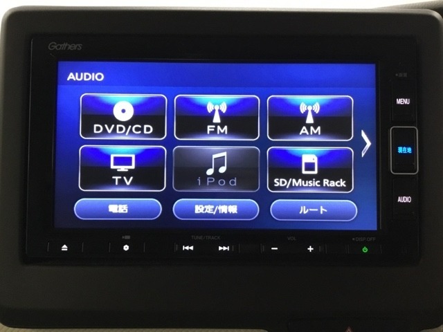 メモリーナビにフルセグTV機能あり☆　ドライブや旅行に欠かせない装備です。