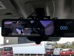 全方位録画ミラー型ドライブレコーダーが付いています！