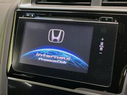 【純正ナビ】人気の純正ナビを装備しております。ナビの使いやすさはもちろん、オーディオ機能も充実！キャンプや旅行はもちろん、通勤や買い物など普段のドライブも楽しくなるはず♪