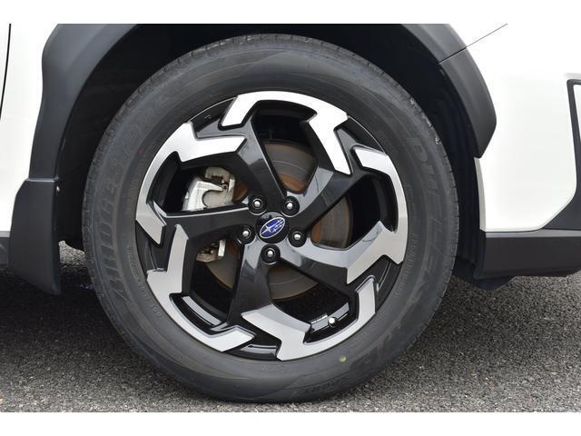 切削加工処理の18インチホイール装備しており、車の印象を更に引き立ててくれます。