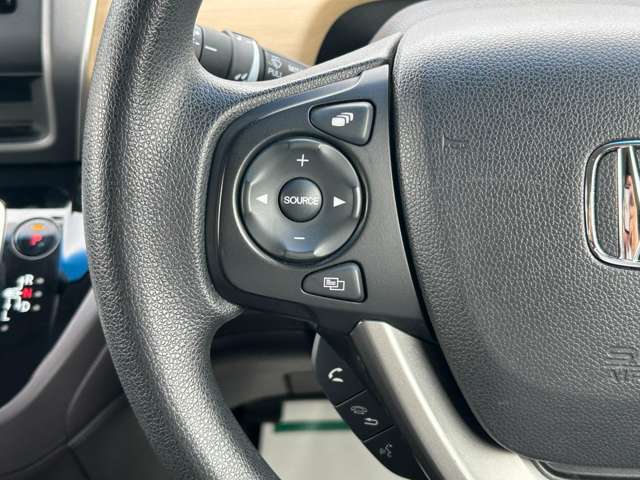 【運転席操作部】快適なドライブを楽しむための機能が装備されています！運転席から触れるので、使いやすいです！除菌プランいれていただくと、さらに清潔で安心していただけます！