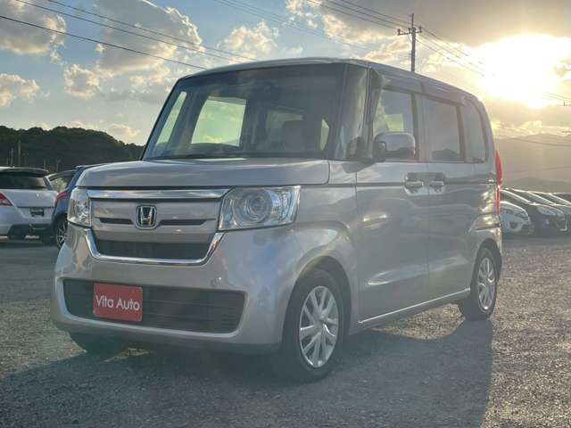 当店はご予約優先となります。特に週末お客様のご来店が多く店内が非常に混み合っており突然のご来店になりますと充分なご対応が出来ない場合がございます。事前にお電話または公式LINEにてご予約下さい！