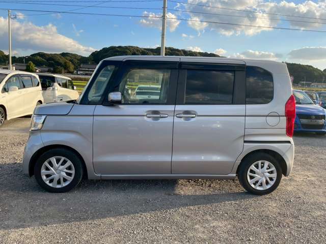 ★画像や動画を見ただけでお車の検討を進める事に抵抗がある方でも気軽に利用できるオンライン商談ならお車の検討はもちろん営業担当や店舗の様子も生中継でご覧いただけますので安心してお車をご検討頂けます。