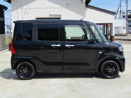 パワースライドドアなので力いらずで簡単に開閉でき、お子様やお年寄りの方でも操作しやすいです♪