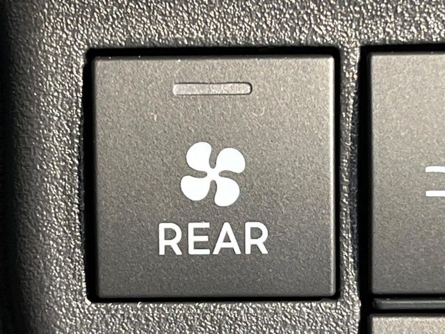 【サーキュレーター】エアコンの風を後部座席まで届けてくれ、広い車内空間でも素早く快適な温度になります♪真夏や真冬に便利な機能です。