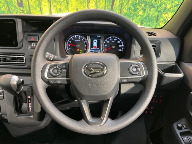 【ステアリングスイッチ】運転中、前方から目線をそらすことなく、オーディオ等の操作が可能な便利機能！安心＆快適なドライブを演出してくれます♪
