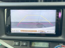 【バックカメラ】駐車時に後方がリアルタイム映像で確認できます。大型商業施設や立体駐車場での駐車時や、夜間のバック時に大活躍！運転スキルに関わらず、今や必須となった装備のひとつです！