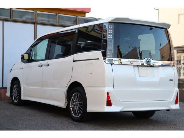 車庫証明をこちらで取得代行する場合は別途2万円かかります。
