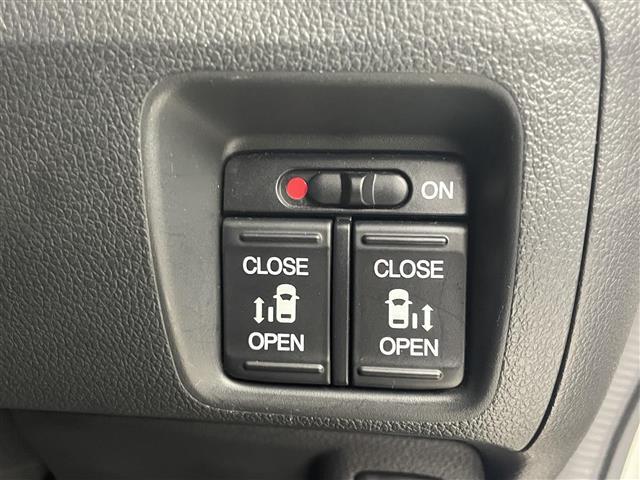 【運転席操作部】快適なドライブを楽しむための機能が装備されています！運転席から触れるので、使いやすいです！除菌プランいれていただくと、さらに清潔で安心していただけます！