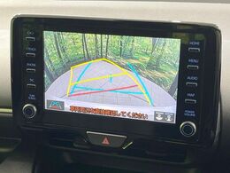 【バックカメラ】駐車時に後方がリアルタイム映像で確認できます。大型商業施設や立体駐車場での駐車時や、夜間のバック時に大活躍！運転スキルに関わらず、今や必須となった装備のひとつです！