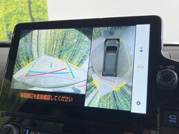 【パノラミックビューモニター】専用のカメラにより、上から見下ろしたような視点で360度クルマの周囲を確認することができます☆死角部分も確認しやすく、狭い場所での切り返しや駐車もスムーズに行えます。