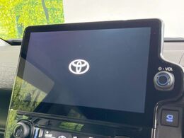 【10.5インチ　ディスプレイオーディオ】大画面のディスプレイはAppleCarPlayやAndroidAutoが利用可能。大きな画面でスマホナビアプリ等が利用いただけます♪