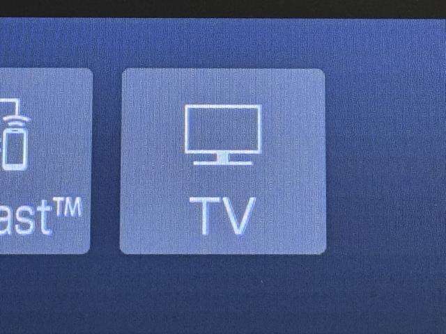 TVが見れるチューナーを装備しています。　新しい車でも付いていないことで、TVが見れない事も多々あるので要チェックです。
