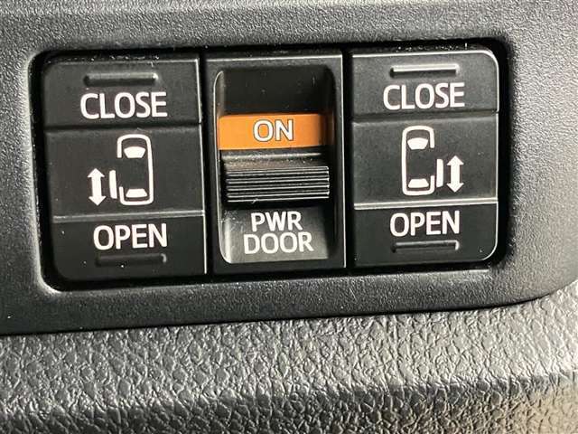 運転席の操作箇所です。ぜひ一度ご来店のうえご覧になってみてください♪