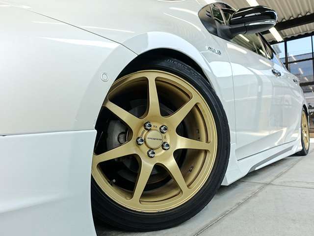 ブリヂストンProDrive軽量17インチアルミホイール！非常に軽く低燃費に貢献します！