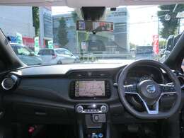 窓ガラスが大きく車両感覚も掴みやすいお車ですので安心してお乗りいただけます。