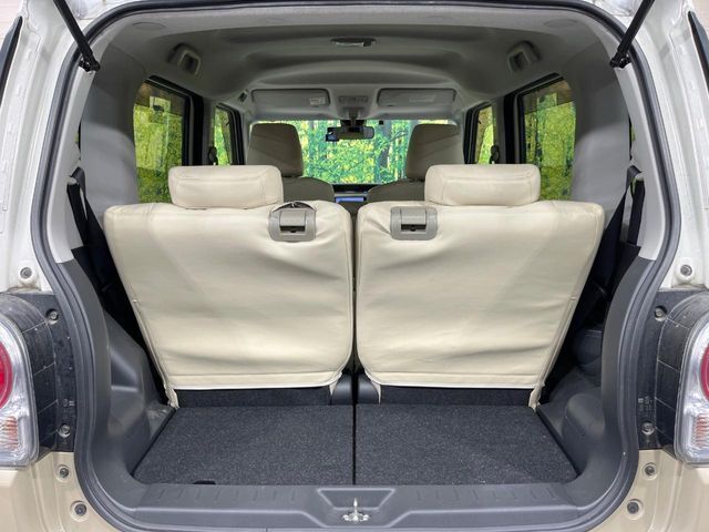普段のお買い物や通勤、送迎等に十分な荷室スペースを確保しております。セカンドシートを倒すと、大きな荷物の積載も可能です♪
