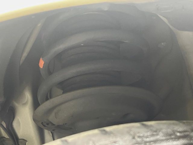 お車を安心してお乗りいただく為には、足回りの定期点検が欠かせません。サービスサポート（有償保証）では無料点検もご提供しており、安心のカーライフをお過ごしいただけるサポート体制が整っています。