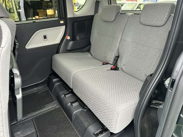 ★5年間新車保障★初度登録から5年間の新車保証が含まれています。長期間、安心してお乗り頂けます！保障費用は支払総額に含まれています！遠方のお客様は保証継承後、お近くのディーラーにて保証が受けられます！