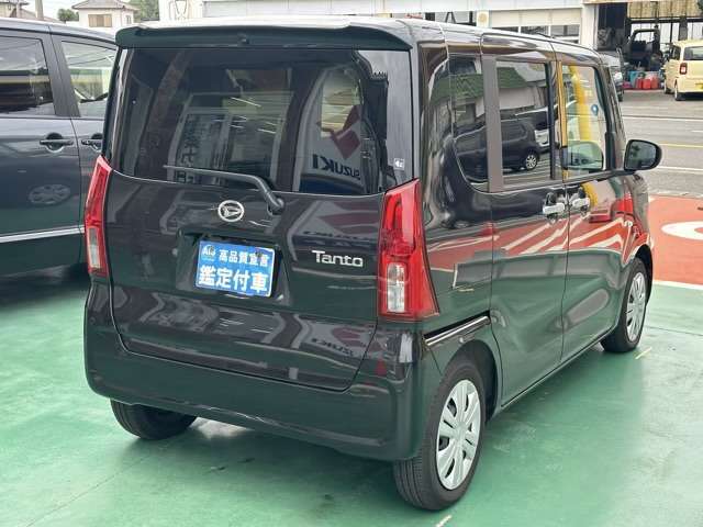 ★納車前に、専属のクリーニングスタッフが、ピッカピカにクリーニングして納車いたします！もちろん、ピッカピカの状態でお渡しするクリーニング費用も支払総額に含まれています！