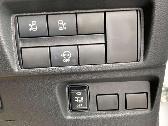 運転席からサイドドアの自動開閉が可能です！