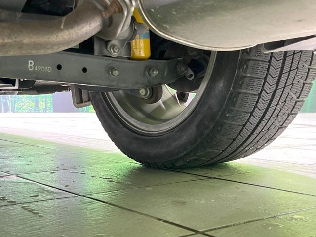 お車を安心してお乗りいただく為には、足回りの定期点検が欠かせません。サービスサポート（有償保証）では無料点検もご提供しており、安心のカーライフをお過ごしいただけるサポート体制が整っています。