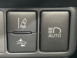 【トヨタセーフティセンス】走行中に前方の車両等を認識し、衝突しそうな時は警報とブレーキで衝突回避と被害軽減をアシスト。より安全にドライブをお楽しみいただけます。