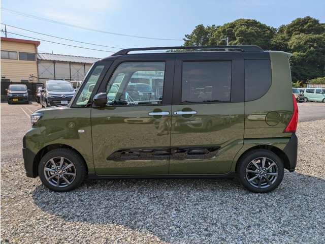 軽自動車の中で大型のスライドタイプになります。人の乗り降り、荷物の積み降ろしがラクラク！お子様がいるご家族にピッタリのタイプです。