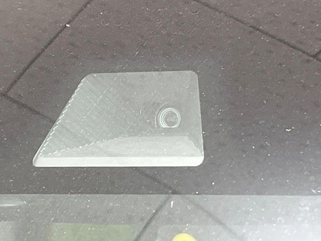 【ホンダセンシング】走行中に前方の車両等を認識し、衝突しそうな時は警報とブレーキで衝突回避と被害軽減をアシスト。より安全にドライブをお楽しみいただけます。