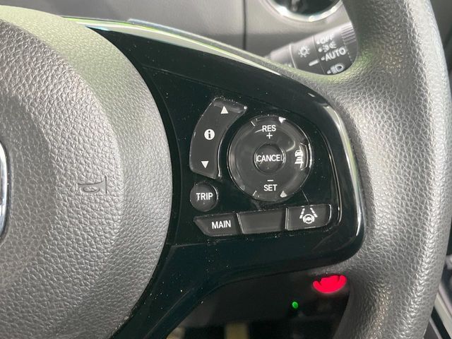 【アダプティブクルーズコントロール】高速道路での長距離走行が楽に！！自動で速度を保つクルーズコントロールが、衝突軽減システムと連携し、前方の車両を感知して車間を保つように速度調節してくれます！！