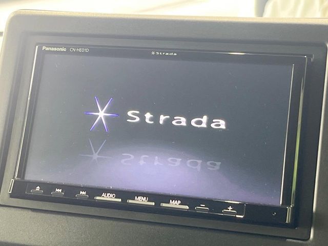 【純正ナビ】人気の純正ナビを装備しております。ナビの使いやすさはもちろん、オーディオ機能も充実！キャンプや旅行はもちろん、通勤や買い物など普段のドライブも楽しくなるはず♪