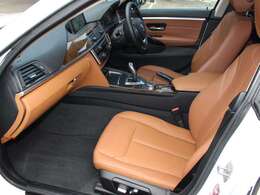 ブラウンフルレザーシート☆室内もとても綺麗な状態で、使用感もございません。今まで丁寧に扱われてきた事も十分に理解できます。専門業者様に依頼してルームクリーニングを行っております。隅々まで綺麗な状態です