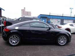 スポーティーな3ドアクーペ