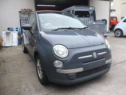 クラシカルな外観が特徴のFIATコンパクトカーであるフィアット500。