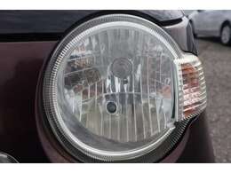 傷や汚れ、曇りもなく綺麗なクリアレンズです。