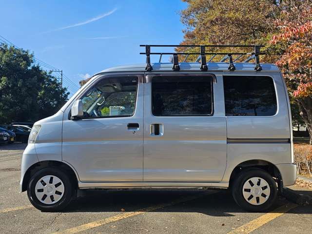 当店管轄外や希望ナンバーなどご希望がない場合は全て総額表示となります。各種診断機、ATFチェンジャー、修理やメンテナンス、車検もお任せください。