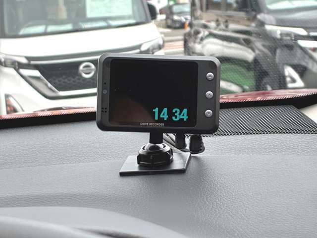 もしもの時の強い味方！後方ドライブレコーダー！万一の時の証拠となり自己防衛に役立ちます。最近話題に上がるあおり運転の対策にも！
