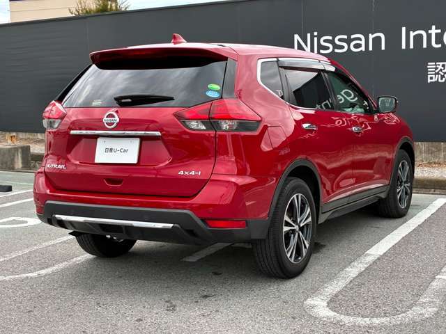 バンバーに内蔵のセンサーで前後の踏み間違い防止アシストにも対応！バックハッチはキック動作で触れずにオープン！リモコンオートバックドア搭載で簡単開閉、運転席からもボタンひとつで開け閉めできます。