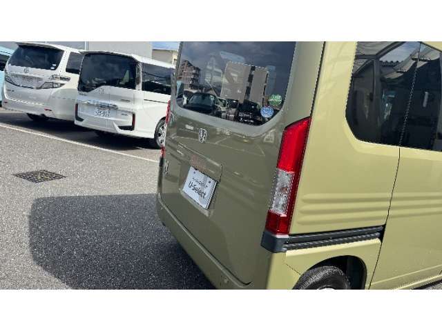 ふらつきにくいからクルマ酔いしづらい。低床、低重心パッケージ。HONDA独創の低重心設計によりコーナーでもふらつきにくい優れた操縦安定性を獲得。ゆれが苦手なお子様もごきげんです。