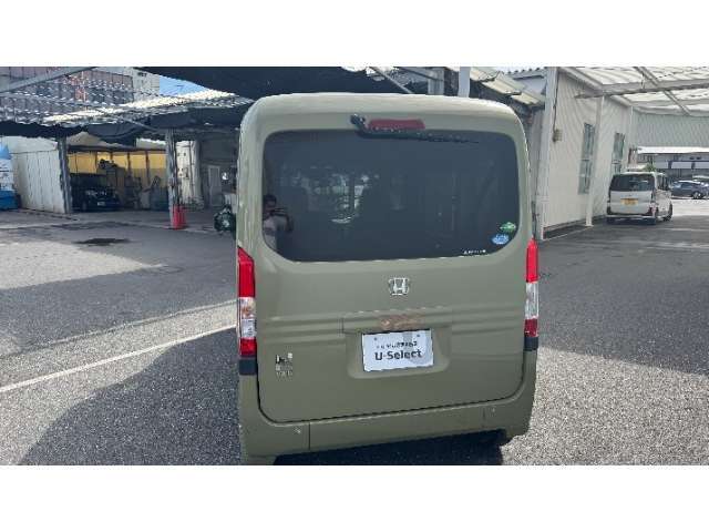 新しく入庫いたしました！当社自慢のお車です。横にこの車のセールスポイントを、写真と説明でアピールしてあります！まずはご覧になってください。いろんなところをチェックできますよ。