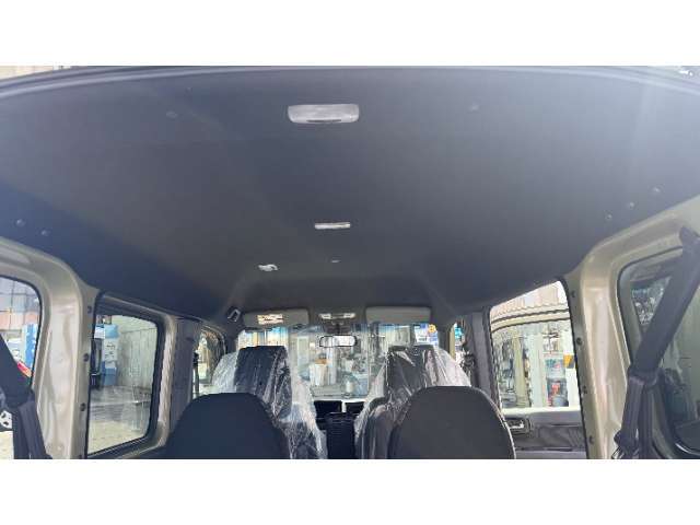 内装ルームクリーニング済みです。しっかり綺麗にしていますので、是非、お確かめください。納車時にはもう一度キレイにいたしますよ！